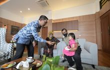 Ridwan Kamil Terharu saat Beri Bantuan untuk Balita Pengidap Apert Syndrom